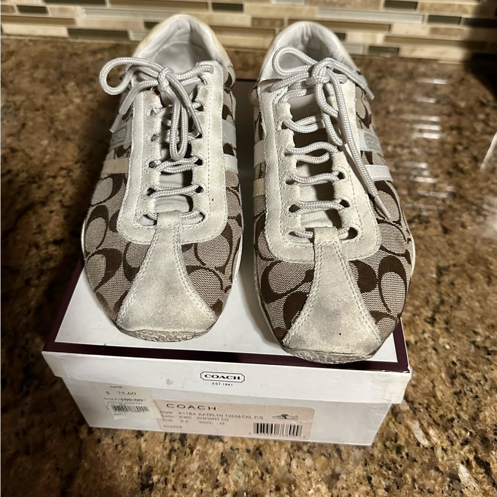 Coach Katelyn White Sneaker ~  Size 9